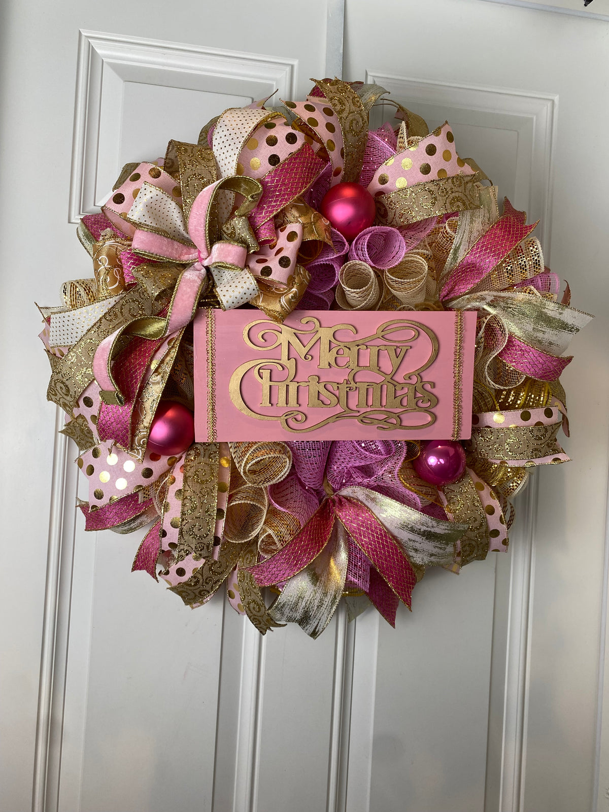 Elegant Pink & Gold Christmas Wreath