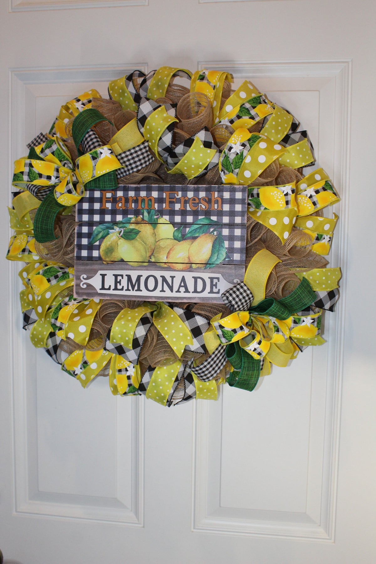 Lemon Wreath: Farmhouse Summer Lemonade Door Decor