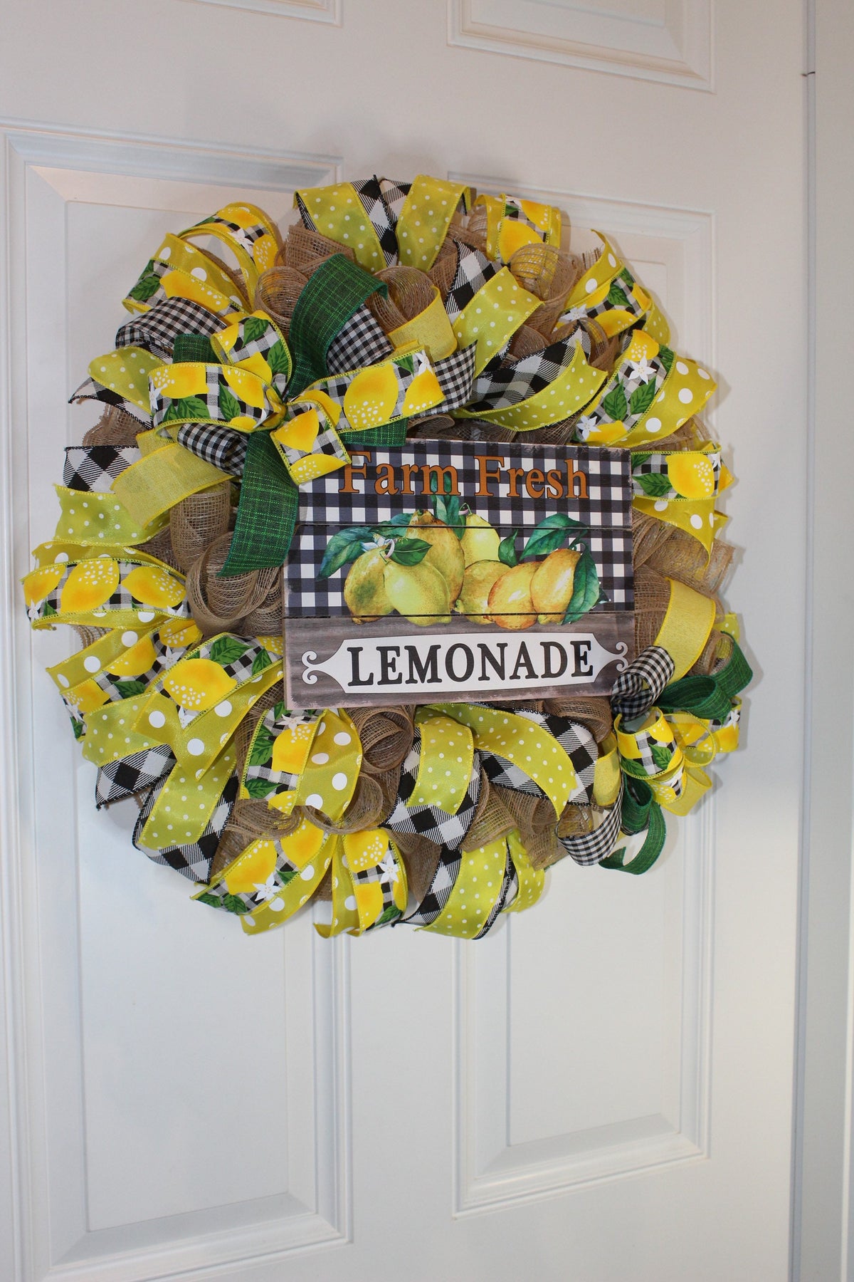Lemon Wreath: Farmhouse Summer Lemonade Door Decor