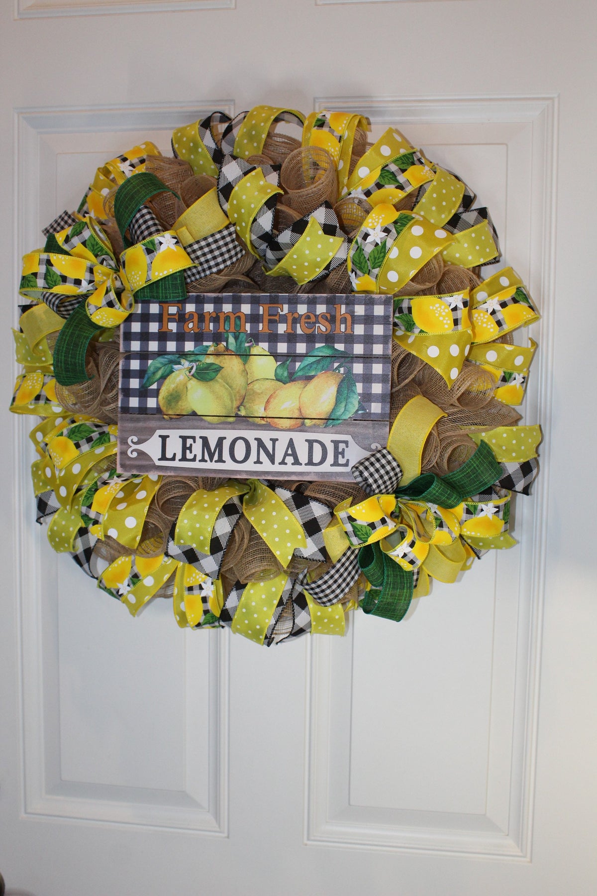 Lemon Wreath: Farmhouse Summer Lemonade Door Decor