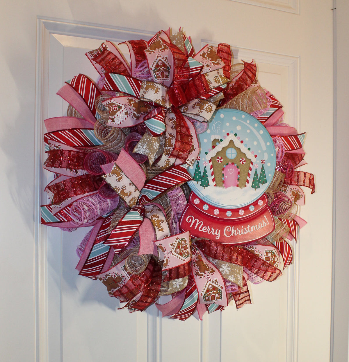 Gingerbread Snow Globe Christmas Wreath