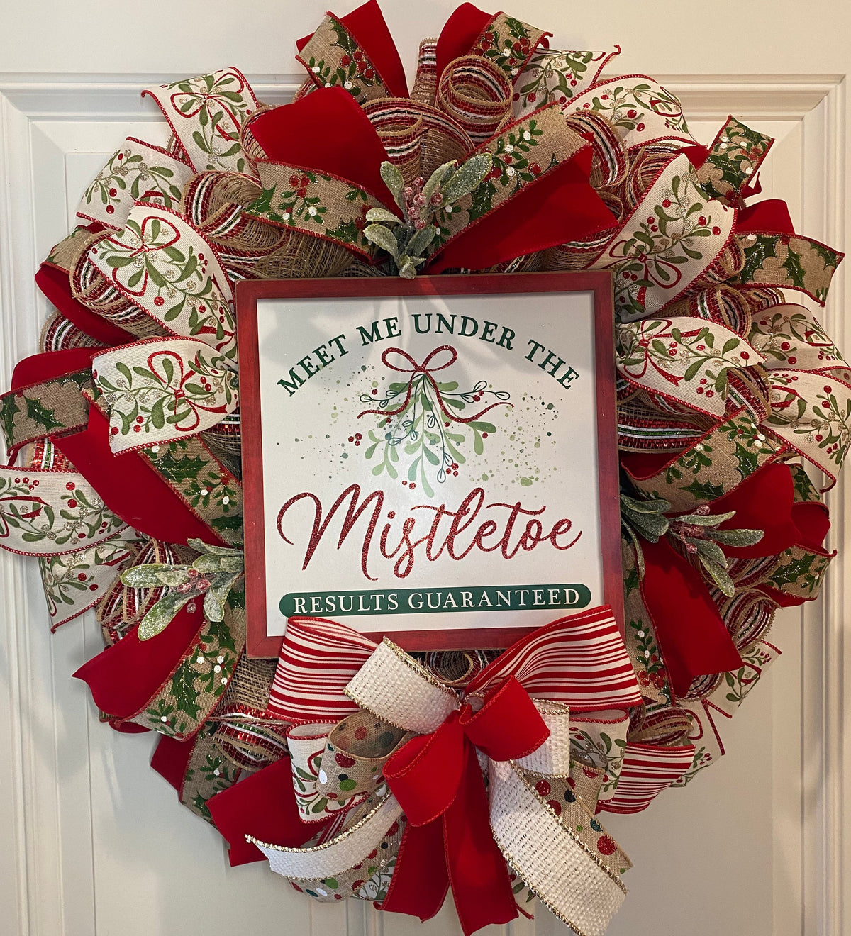 Christmas Mistletoe Wreath