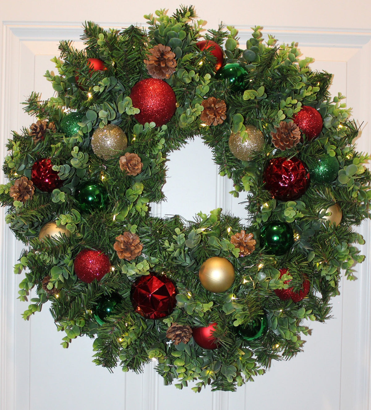 Lighted Christmas Ornament Wreath