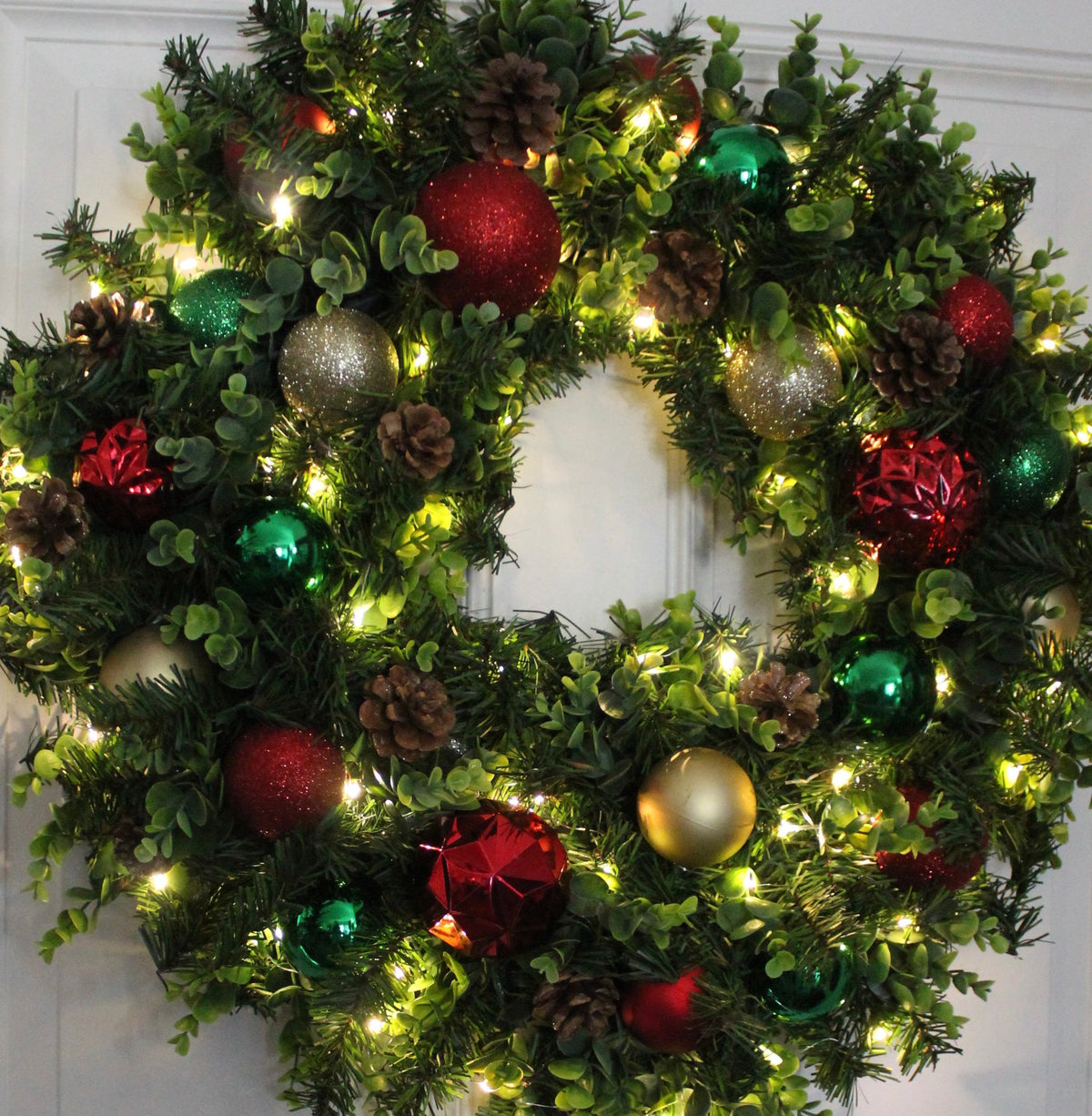 Lighted Christmas Ornament Wreath