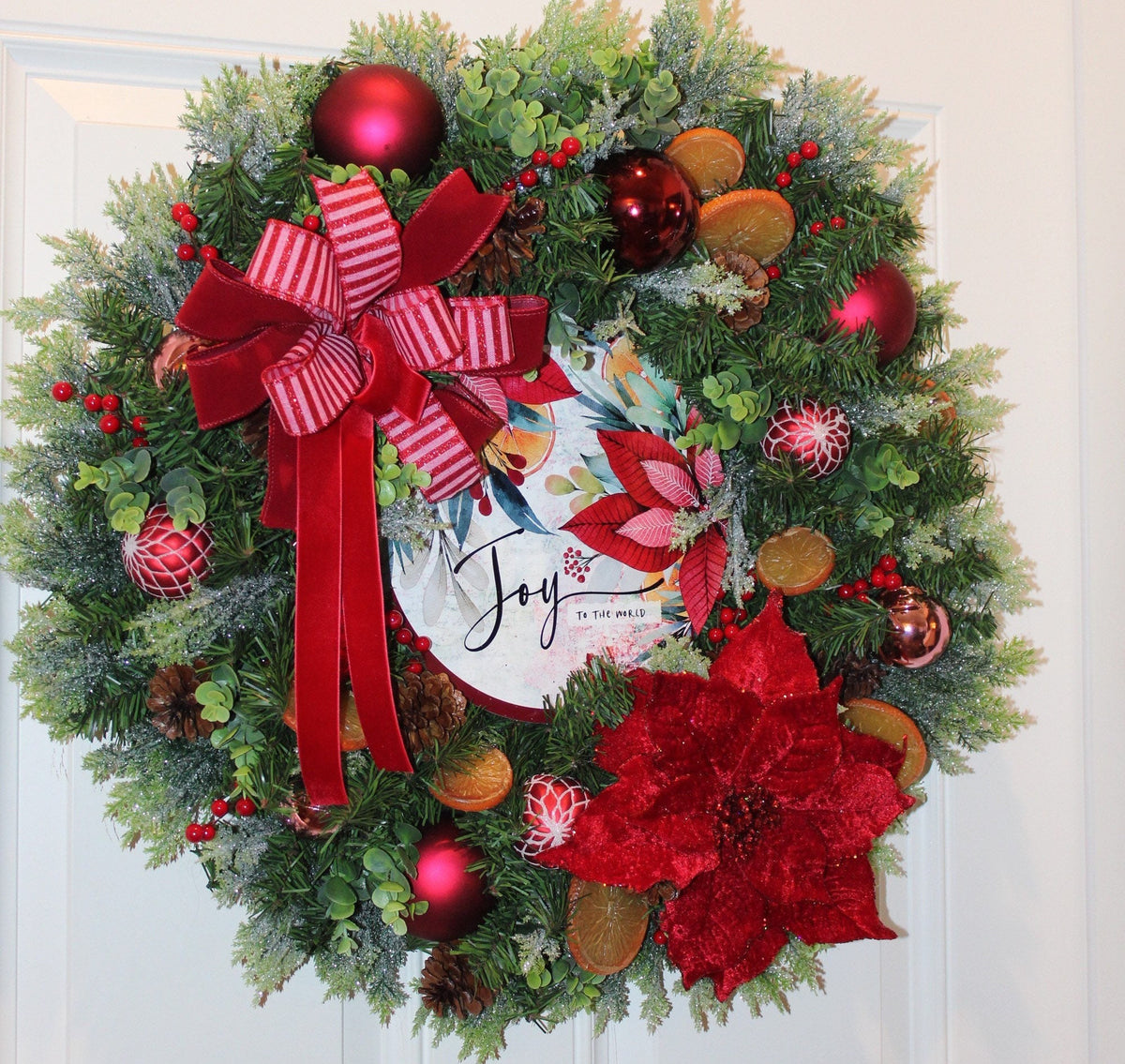 Lighted Poinsettia Christmas Wreath: Williamsburg Holiday Decor