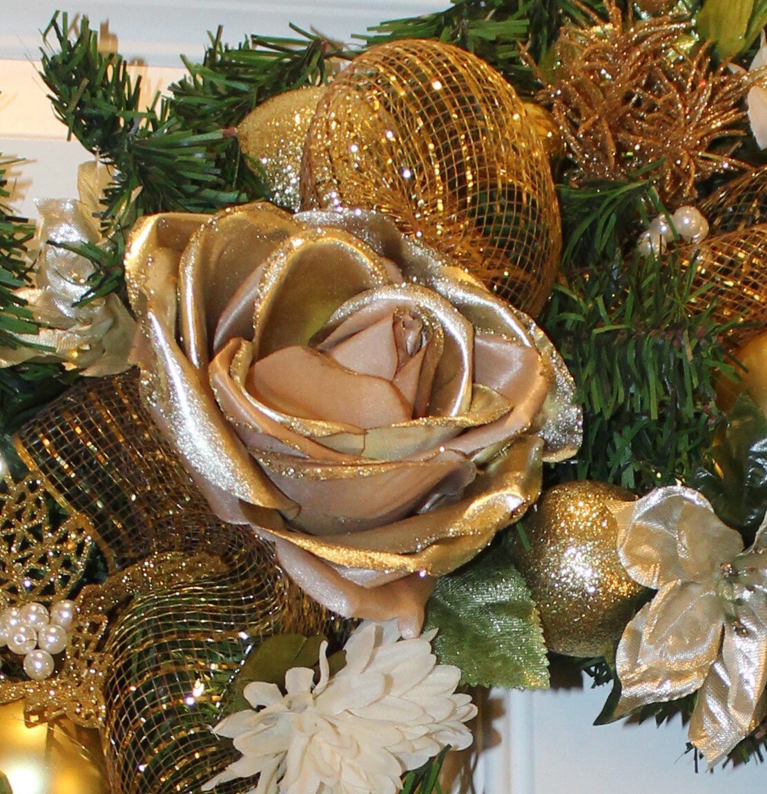 Lighted Rose Gold Holiday Wreath