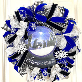 Christmas Nativity Snow Globe Wreath