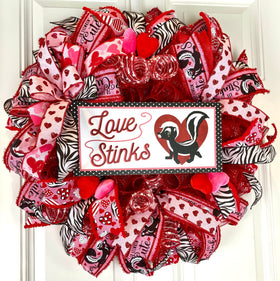 Love Stinks Valentine Wreath: Skunk & Velvet Heart Decor