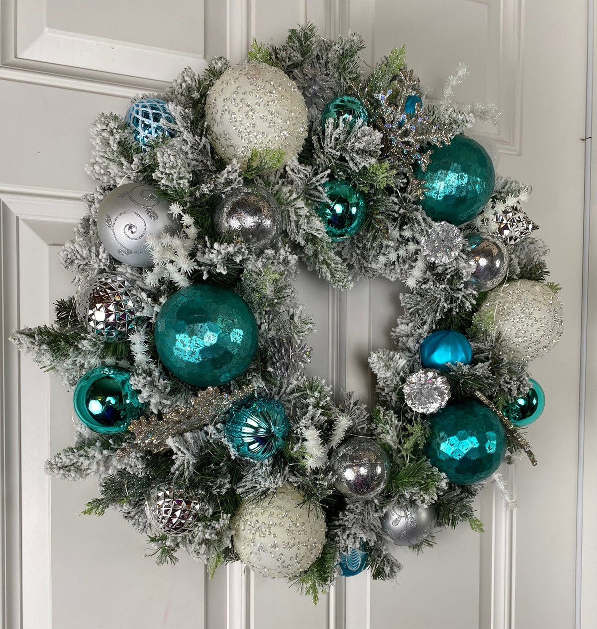 Lighted Blue Snowflake Christmas Ornament Wreath