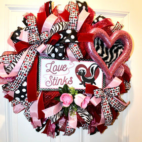 Love Stinks Valentine Wreath, Valentines Day Wreaths, Heart Wreath, Furry Valentine Heart