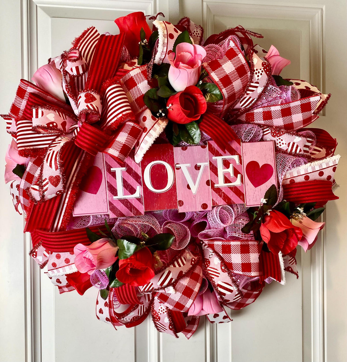 Elegant Valentine Wreath - Romantic Door Decor for Lovebirds