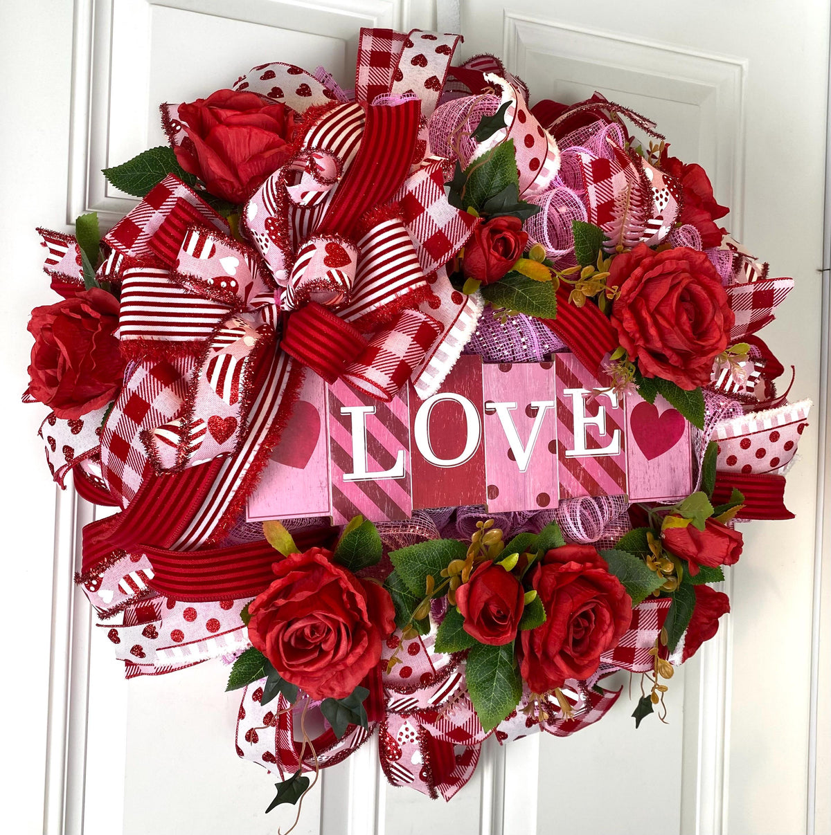 Elegant Valentine Wreath - Romantic Door Decor for Lovebirds