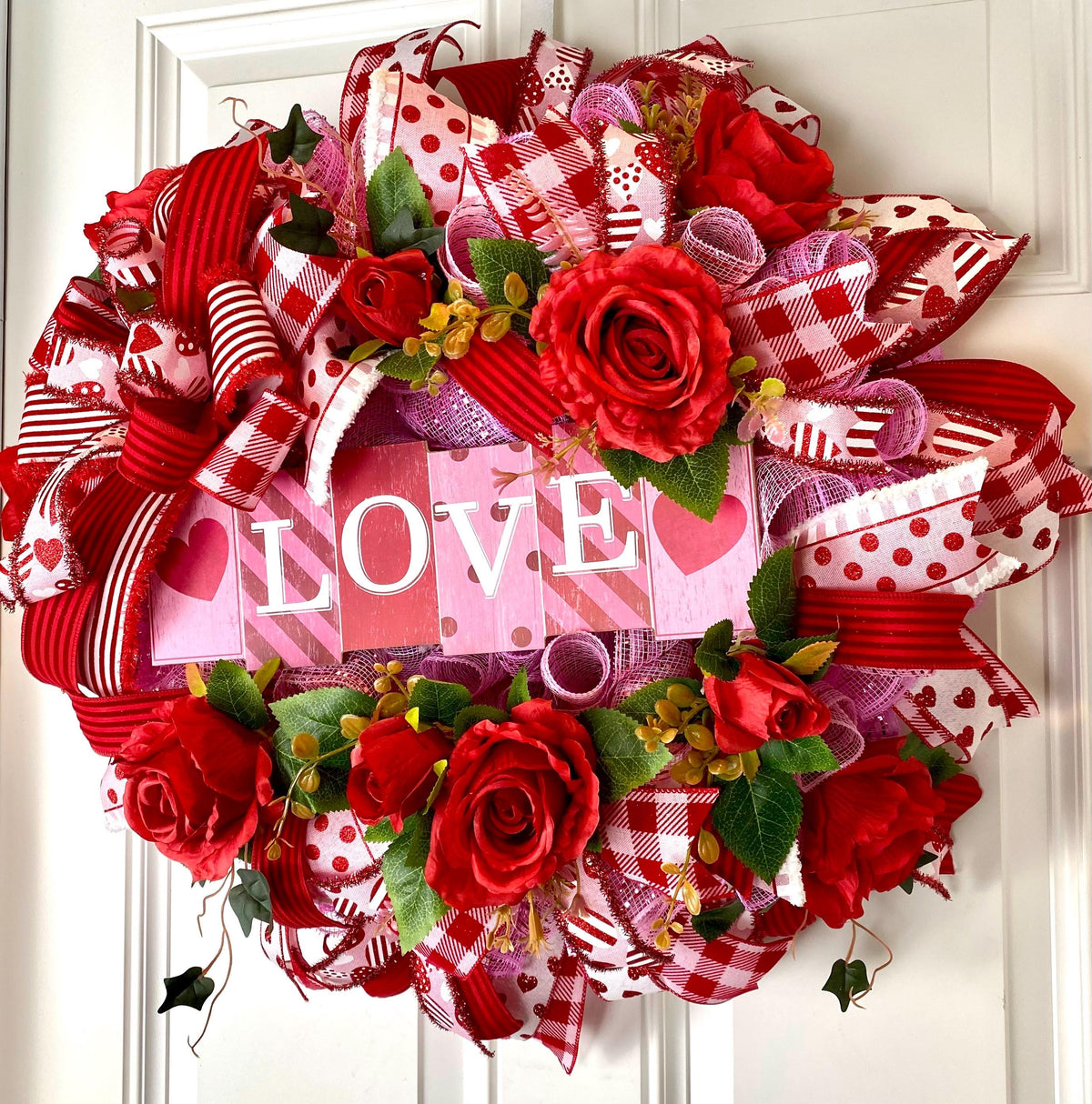 Elegant Valentine Wreath - Romantic Door Decor for Lovebirds