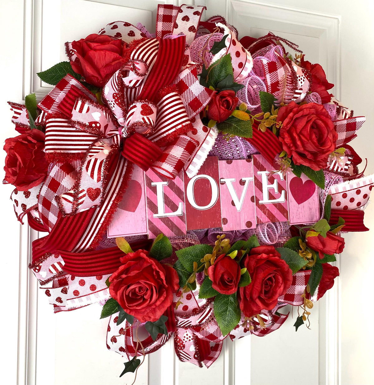 Elegant Valentine Wreath - Romantic Door Decor for Lovebirds