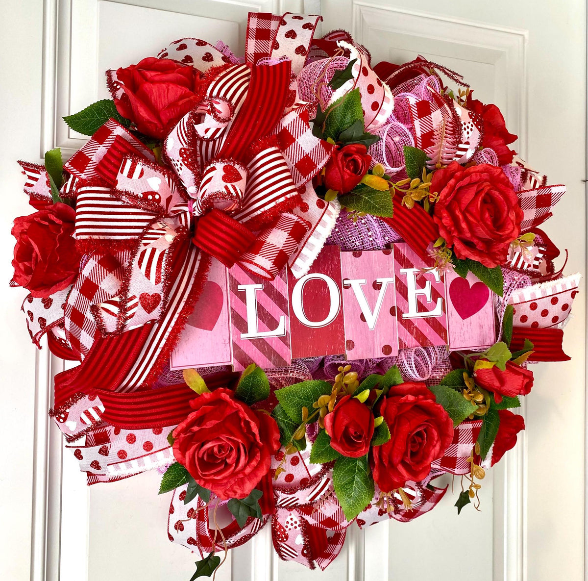 Elegant Valentine Wreath - Romantic Door Decor for Lovebirds