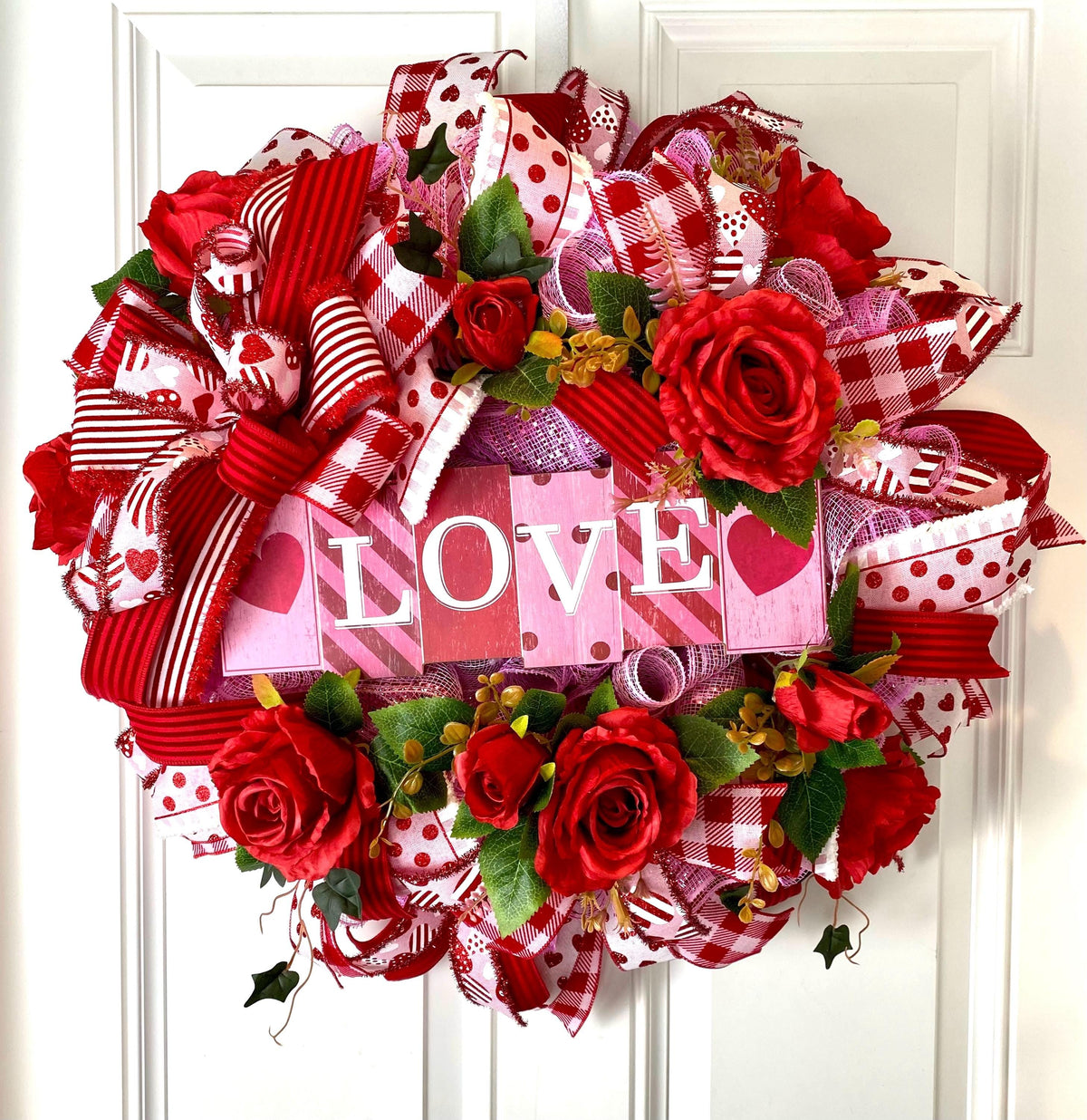 Elegant Valentine Wreath - Romantic Door Decor for Lovebirds
