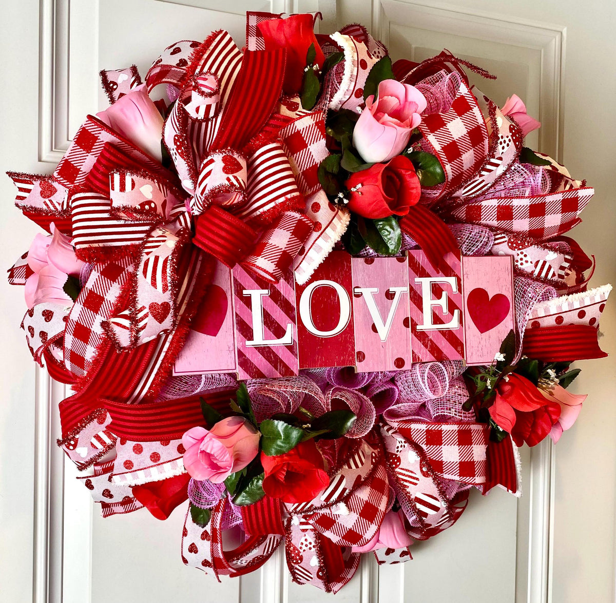 Elegant Valentine Wreath - Romantic Door Decor for Lovebirds