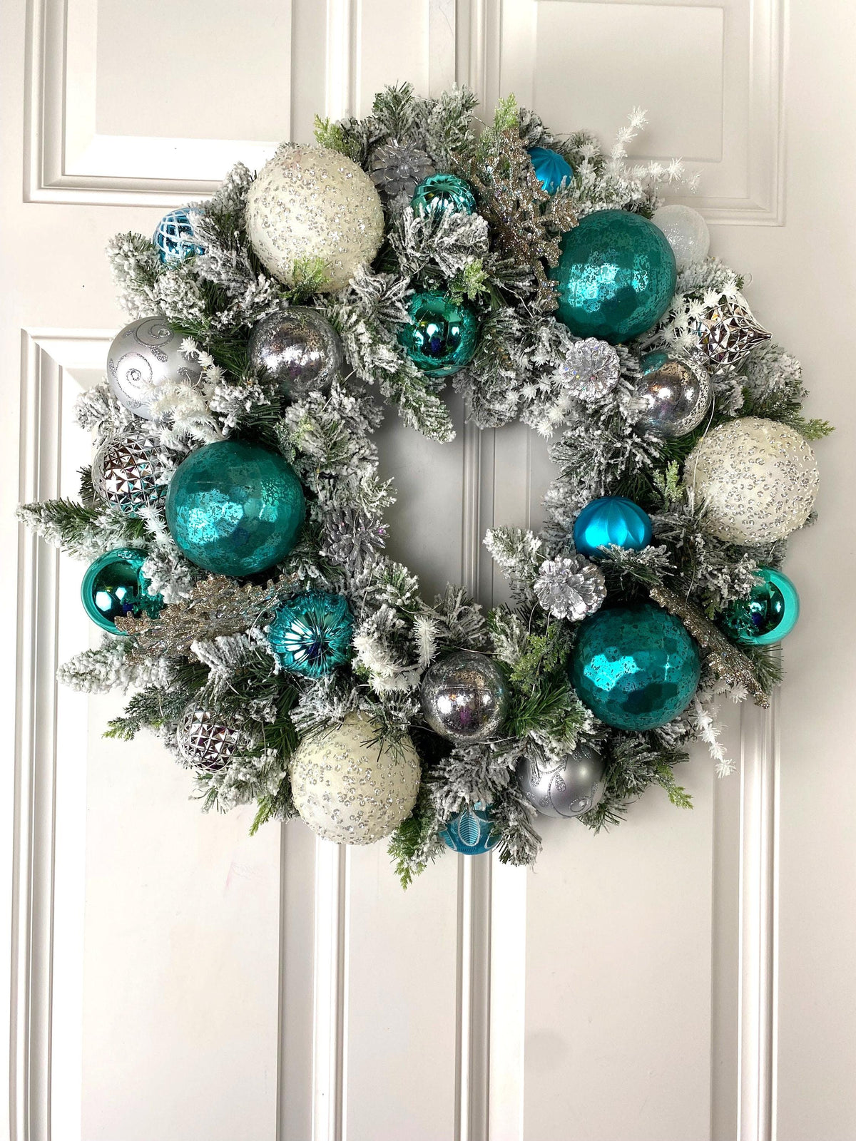 Lighted Blue Snowflake Christmas Ornament Wreath