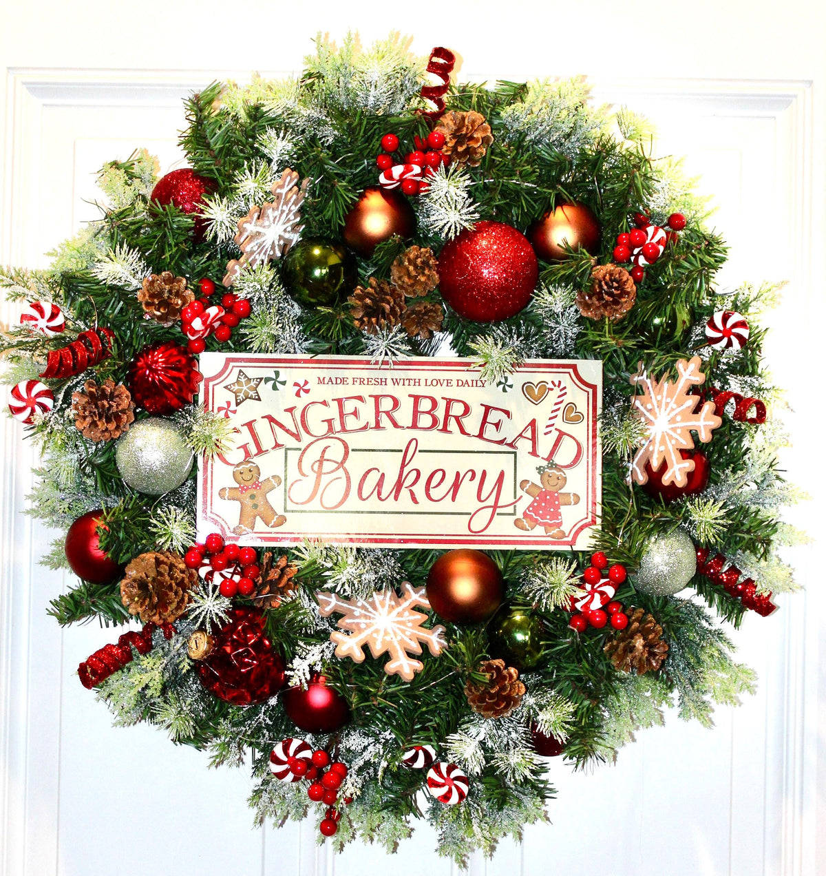 Pre-lit Gingerbread Wreath, Christmas wreath, Holiday Decor, Evergreen
