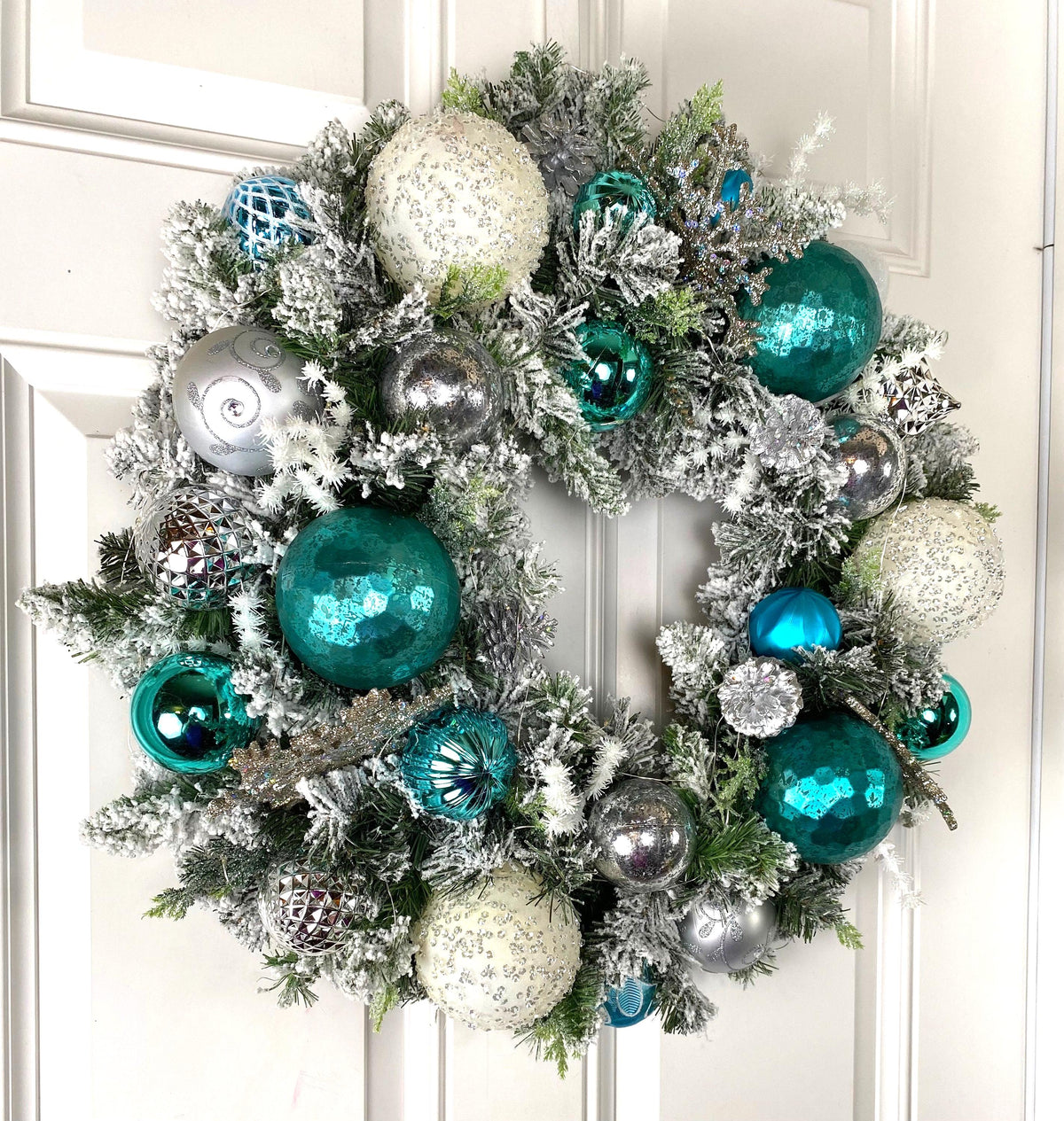 Lighted Blue Snowflake Christmas Ornament Wreath