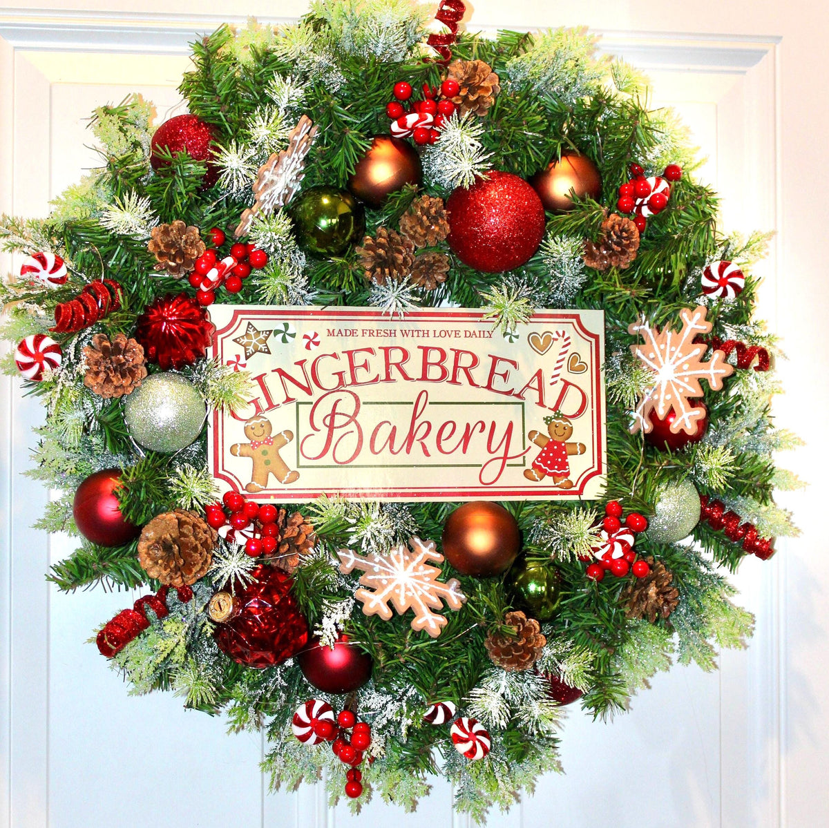 Pre-lit Gingerbread Wreath, Christmas wreath, Holiday Decor, Evergreen