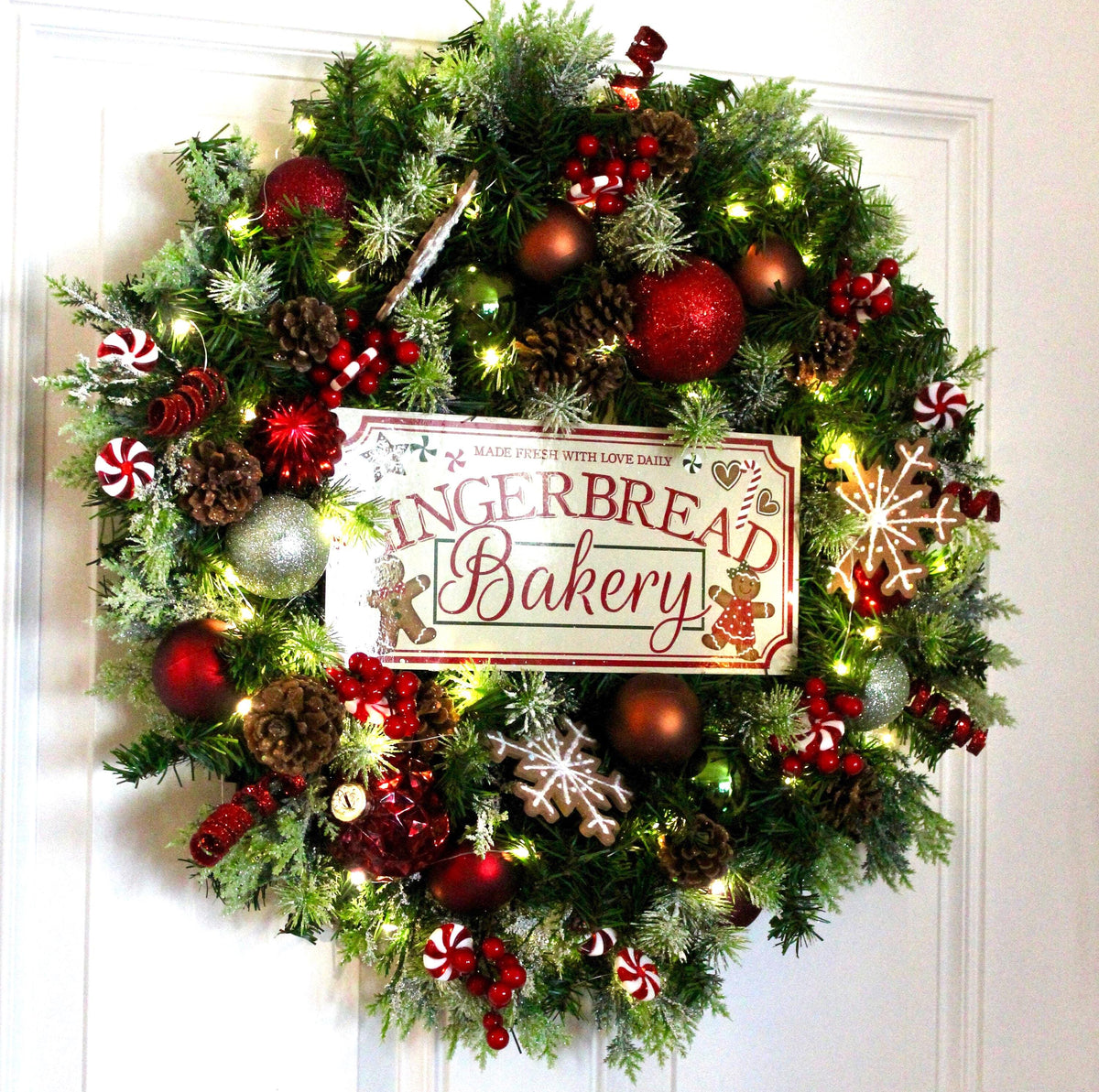 Pre-lit Gingerbread Wreath, Christmas wreath, Holiday Decor, Evergreen