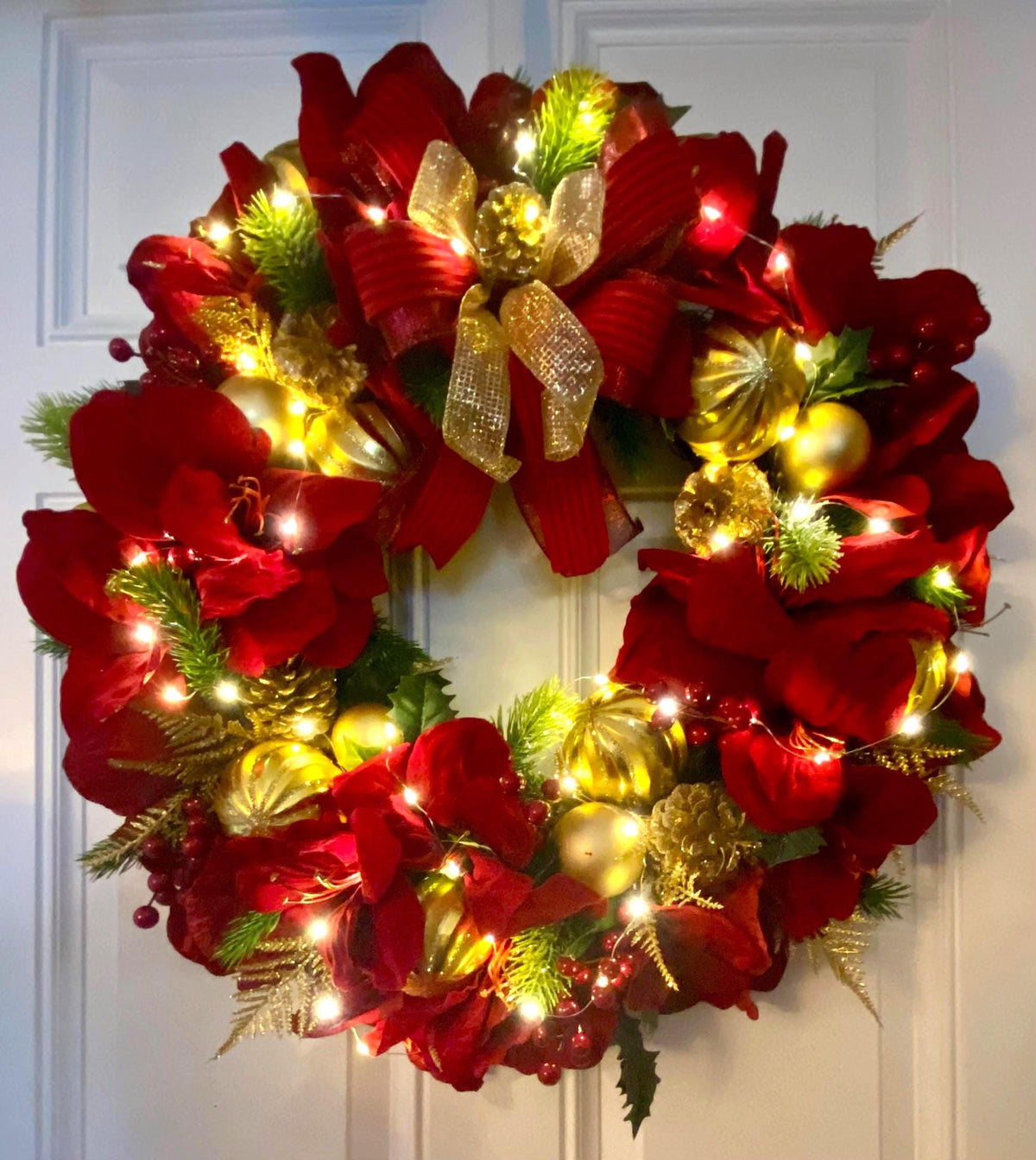 Lighted Red Amaryllis Pinecone Ornament Wreath: Winter Holiday Porch Decor