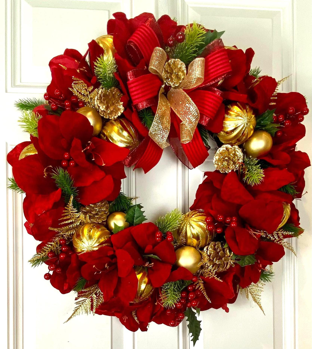 Lighted Red Amaryllis Pinecone Ornament Wreath: Winter Holiday Porch Decor