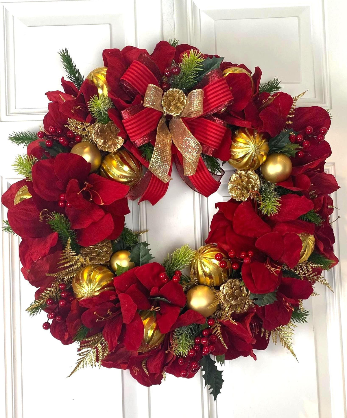 Lighted Red Amaryllis Pinecone Ornament Wreath: Winter Holiday Porch Decor