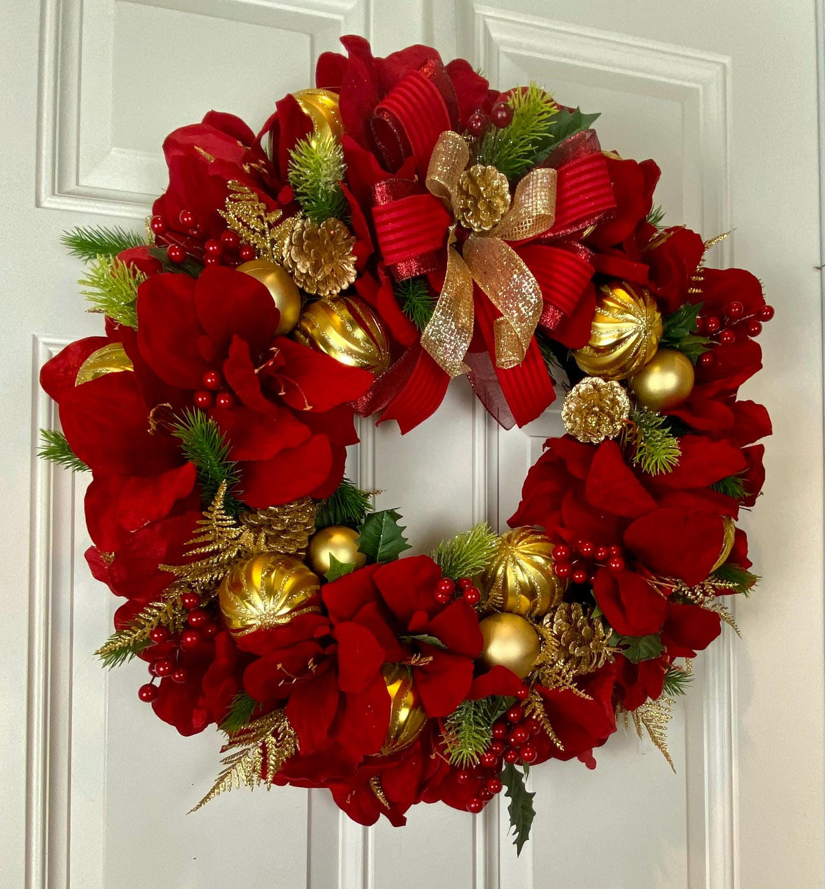 Lighted Red Amaryllis Pinecone Ornament Wreath: Winter Holiday Porch Decor