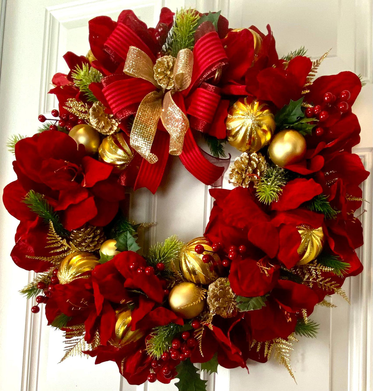 Lighted Red Amaryllis Pinecone Ornament Wreath: Winter Holiday Porch Decor