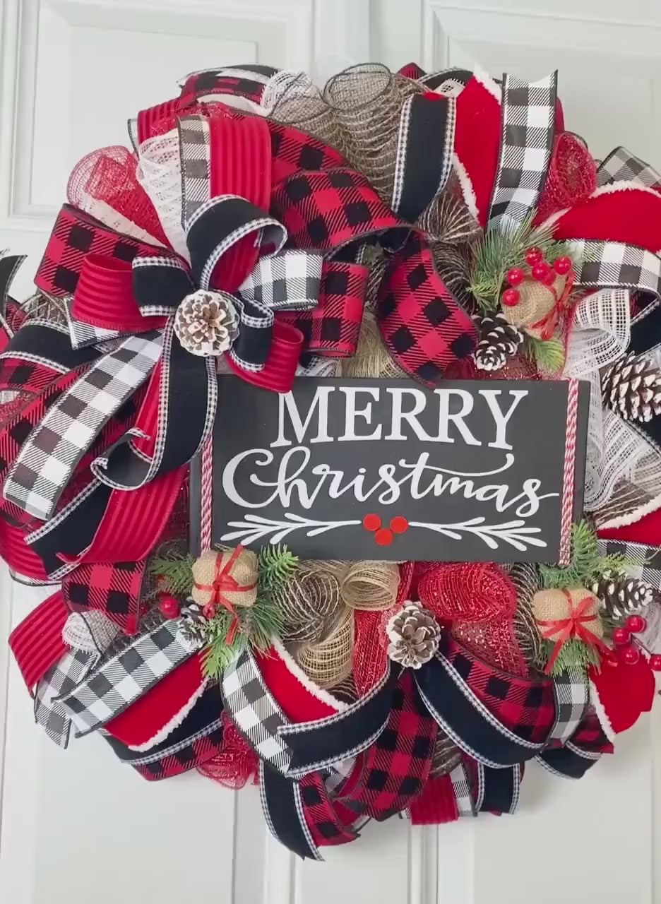 Buffalo Check Christmas Wreath: Holiday Fireplace Decor