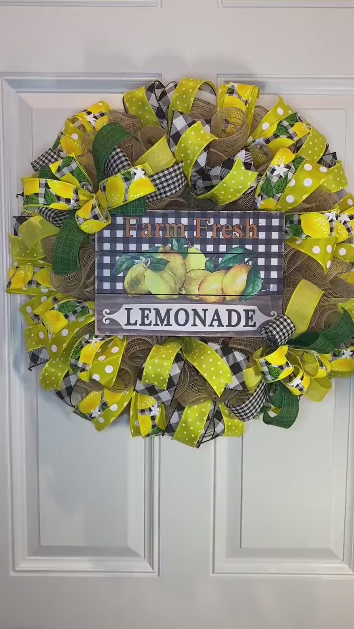 Lemon Wreath: Farmhouse Summer Lemonade Door Decor